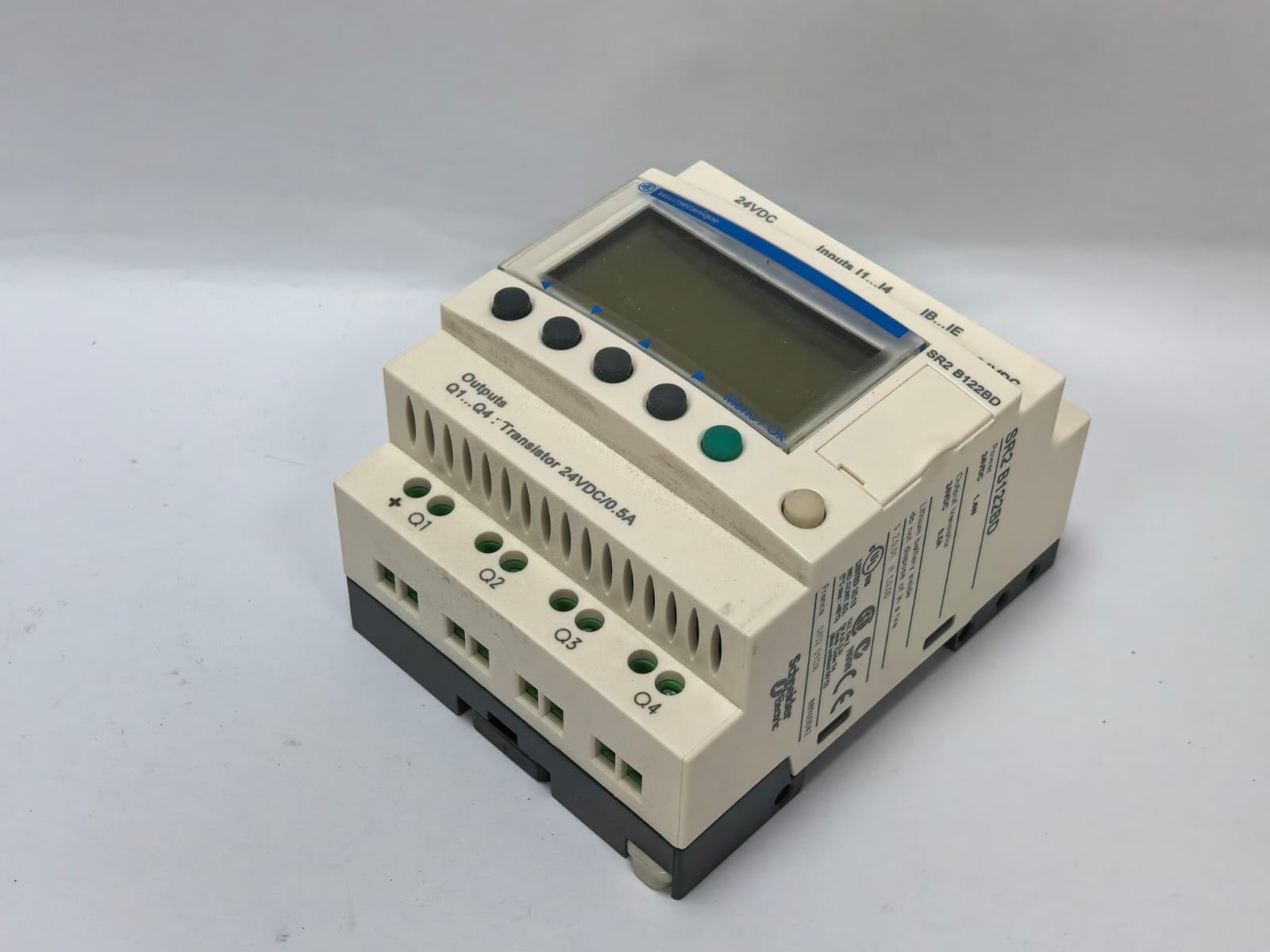 Telemecanique SR2 B122BD TELEMECANIQUE SR2 B122BD SMART RELAY SR2 WITH CLOCK 10