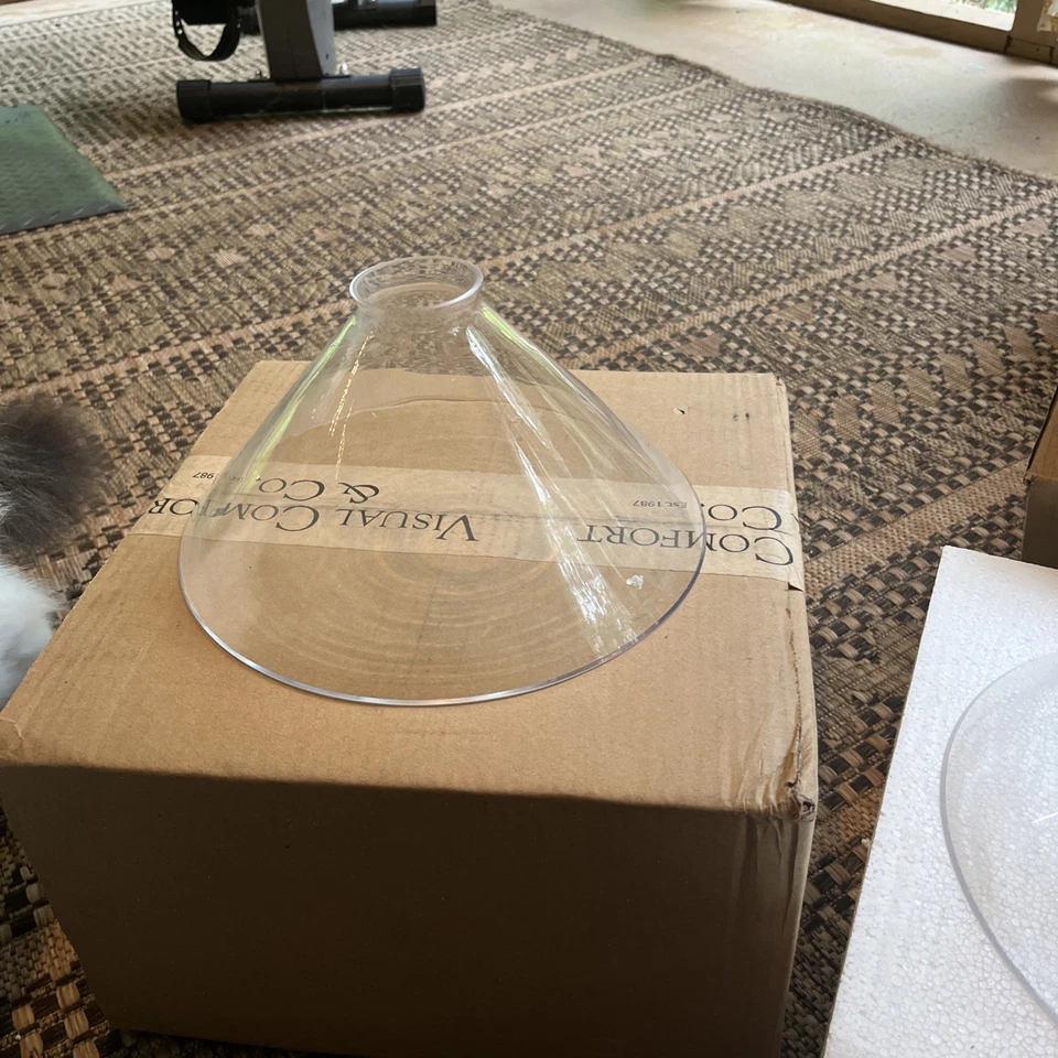 Solo sombra cónica Visual Comfort Katie Foto 2 de 4