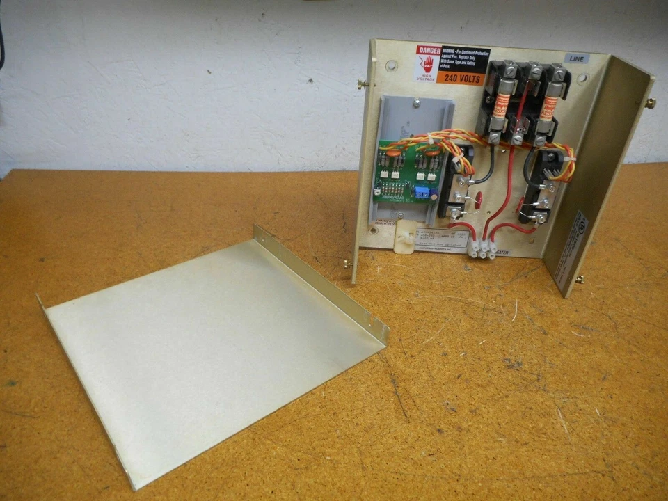 AVATAR Instruments A3Z-24-30 电源控制器 208-240V 4-20mA 30A 3PH 保修 — 第 3/4 张图片