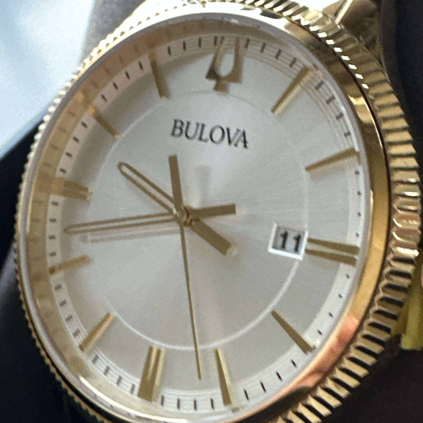 Bulova Mens Gold Tone Stainless Steel Bracelet Watch 97b227 image 2