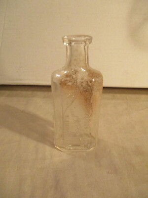 NICE EDWARD W. SMITH & CO. MEDICINE BOTTLE ( WILLIAMSPORT, PA.)  4 1/2'' TALL