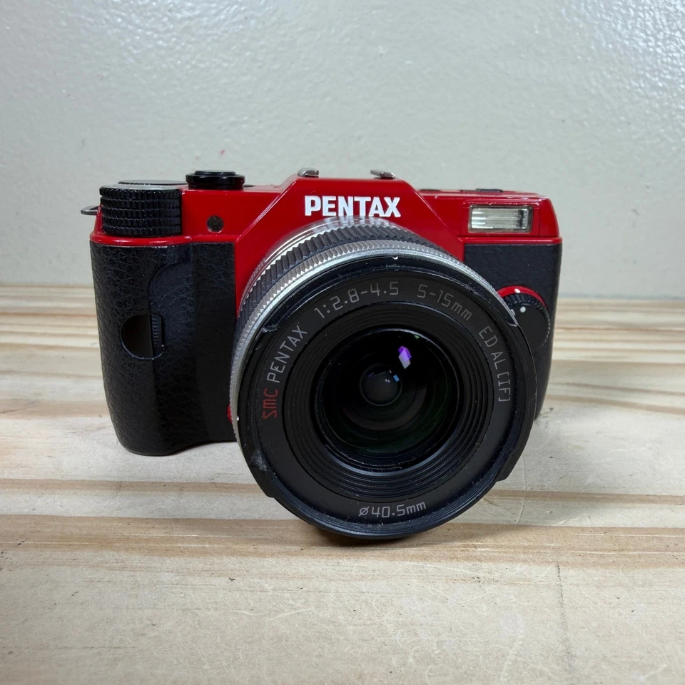 Pentax Q10 12.4MP Digital Camera Bundle Red w/ Charger + Battery + 02 06 Lens - Image 2 of 4