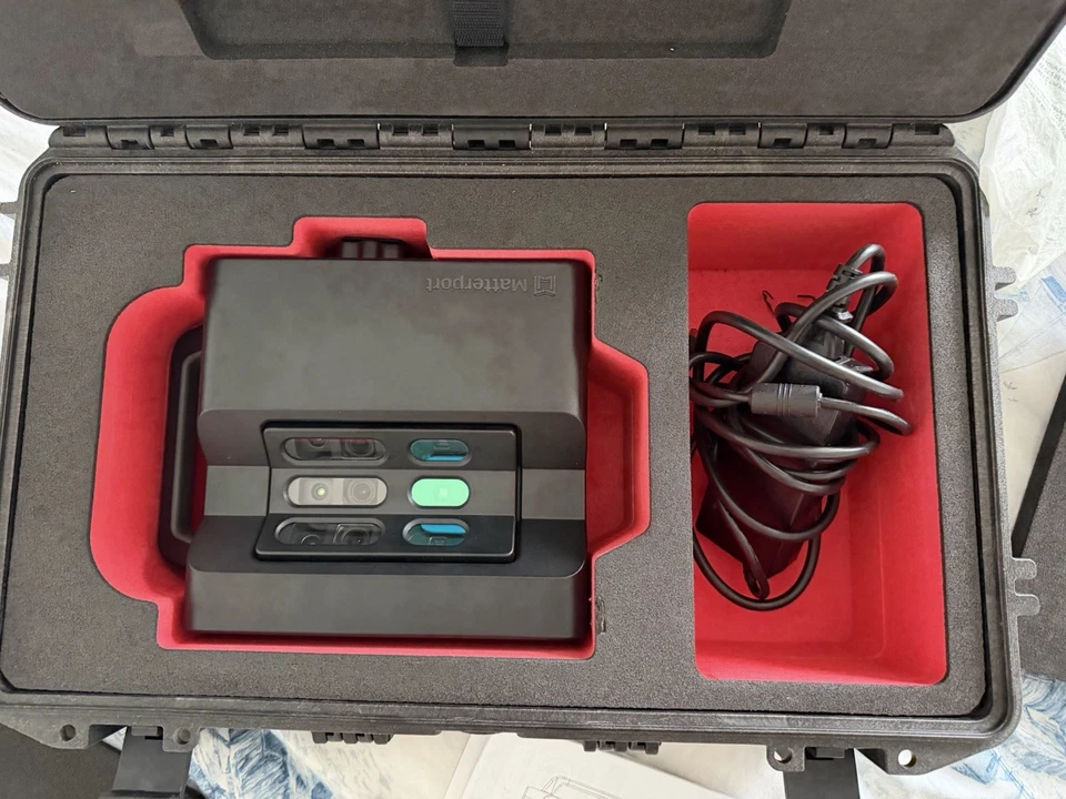 Matterport Pro2 Professional 3D Camera - Black (MC250) carry case - Image 1 of 4