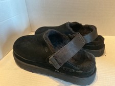 Women's Ugg Goldenstar Cozy Clog in black size 8