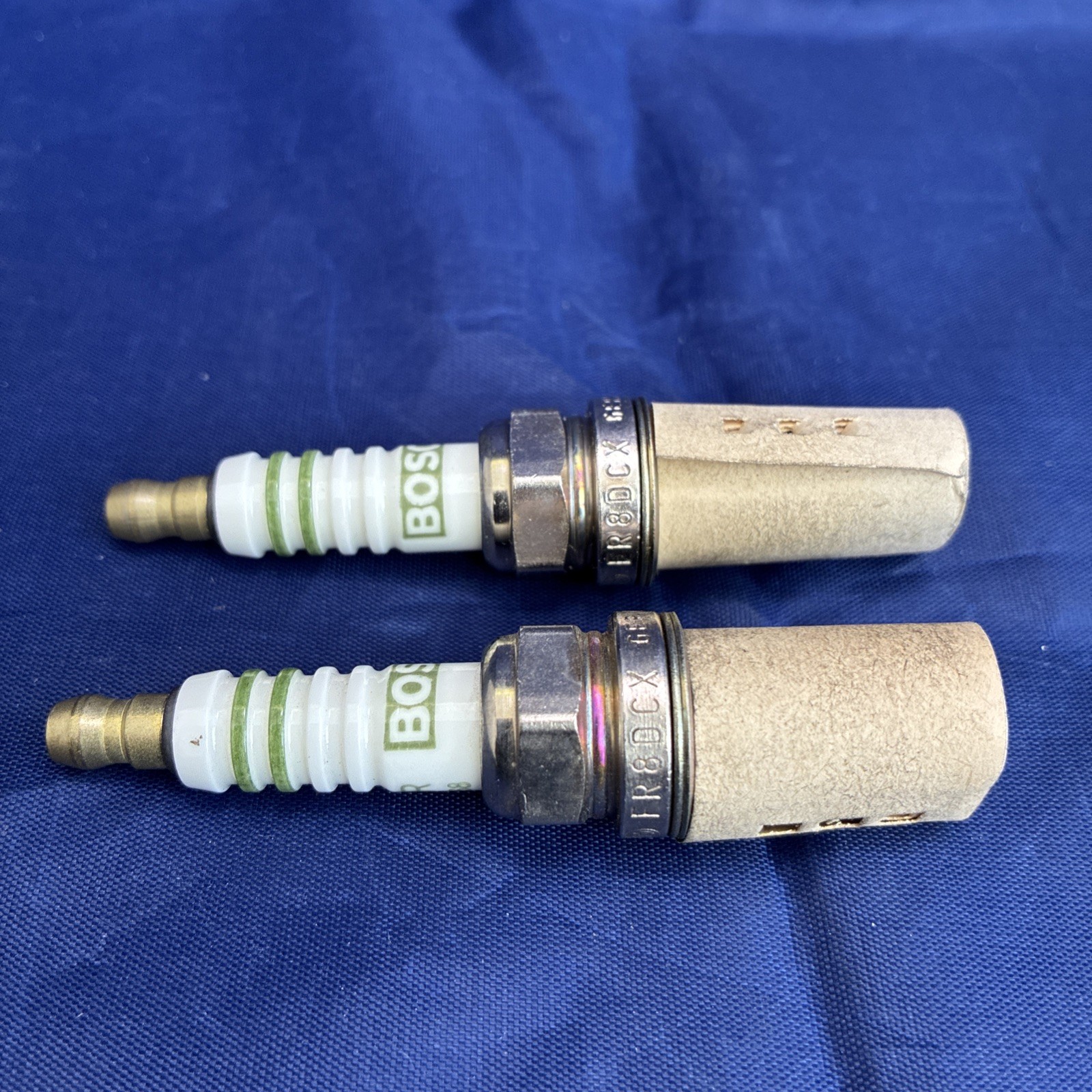 Bosch Super 7557 FR8DCX Spark Plug Cu-Electrode Lot of 2 - NOS OEM