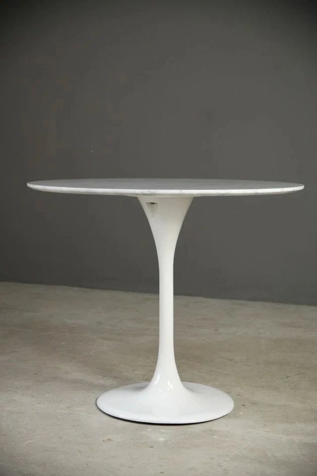 Marble Tulip Style Round Dining Table after Eero Saarinen 20th Century - Image 3 of 4