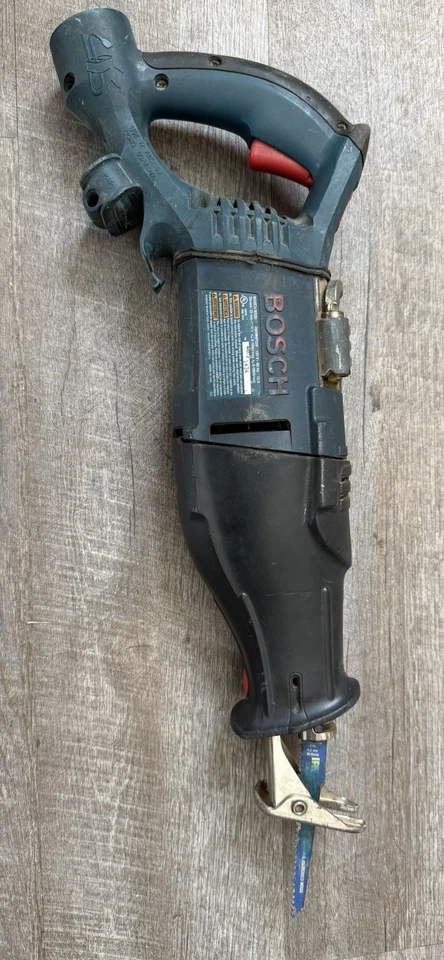 Sierra recíproca eléctrica Bosch Foto 3 de 3