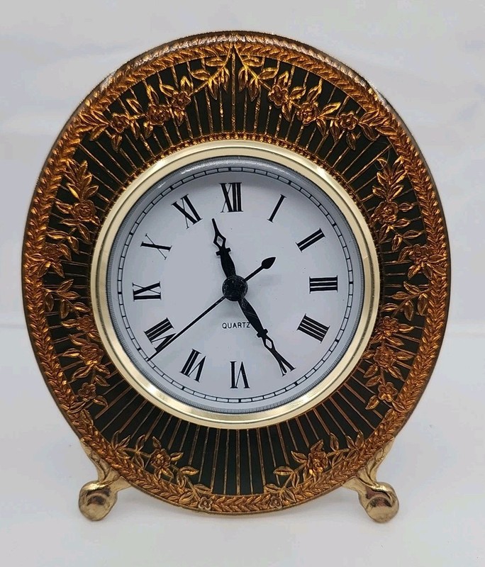 Elegant  Green And Gold Enamel Oval Taiwan Shontek Dm2000 w/ stand Quartz Clock