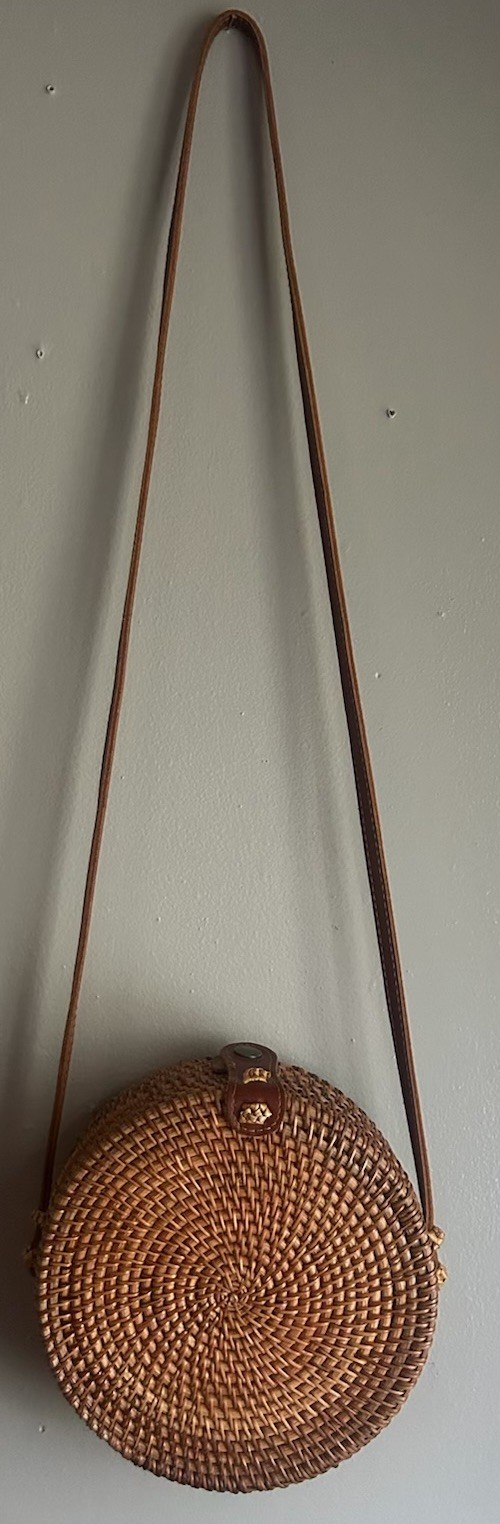 Brown Round Woven Crossbody Bag Leather Strap Snap Closure Lined Gold Hardware