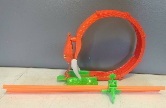 hot wheels cobra coil track set