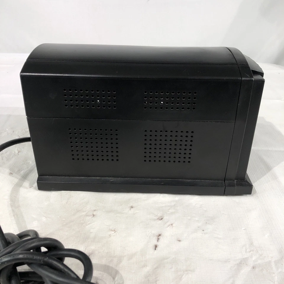 Minuteman UPS Pro700E N.º de parte: 90000606 Fuente de alimentación 6 tomas de corriente USB RS232 Foto 3 de 4