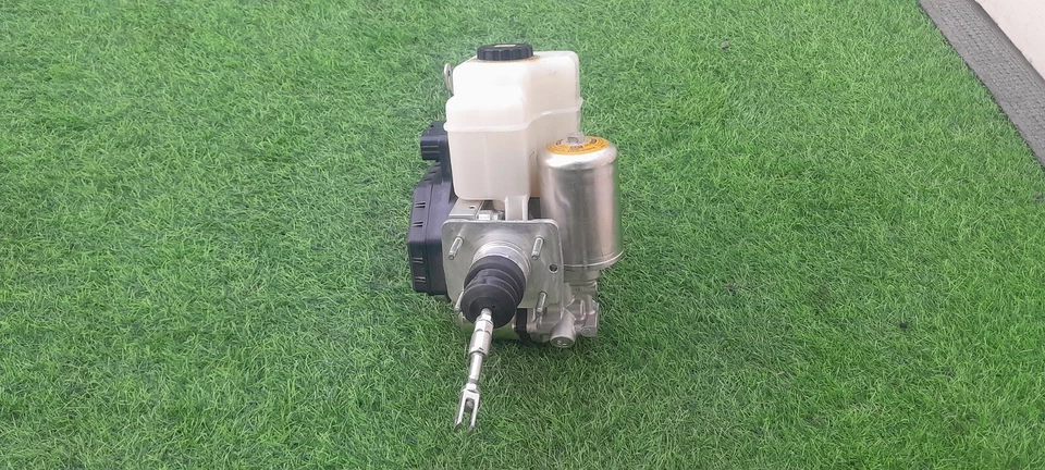 2016-2021 LEXUS LX570 ABS POWER BRAKE BOOSTER MASTER CYLINDER WITH RESERVOIR OEM - Image 2 of 4