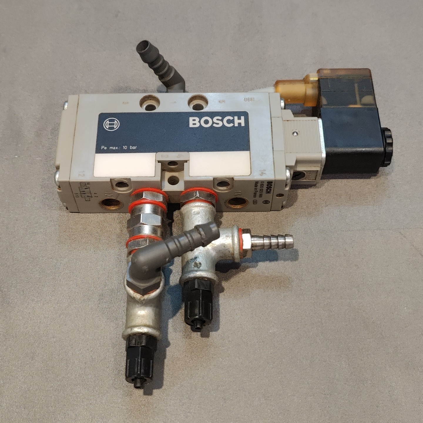 Bosch Rexroth 0 820 023 990 Pneumatic Solenoid Valve 5/2-Way W/ 48 Volt Coil