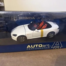 AUTOART HONDA S2000 White RED SEATS CONVERTIBLE 1/18 SCALE NEW Rare Color