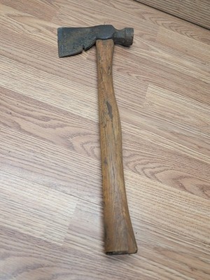  Vintage/Antique GTW Carpenters Axe/Hatchet/Hammer Half Hatchet 2 lb 2 oz