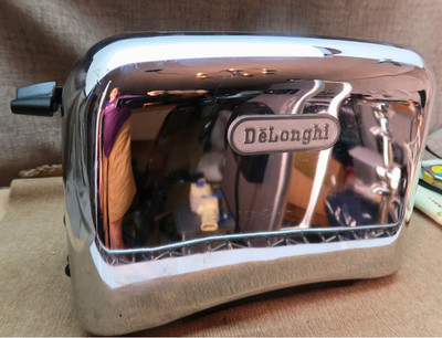 DeLonghi CT200 2 Slice Toaster Retro Style Browning Control Bagel Defrost