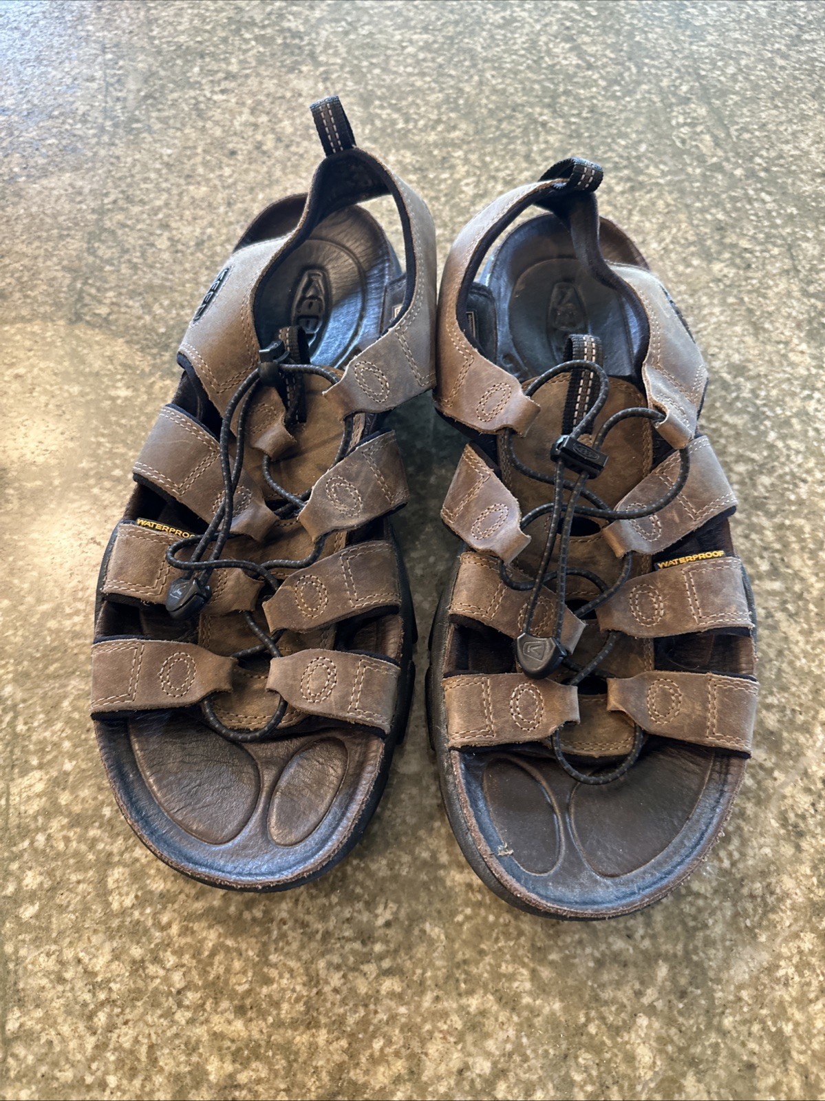 Keen sandalo Daytona pelle punta aperta uomo taglia 12 marrone marrone chiaro escursionismo casual