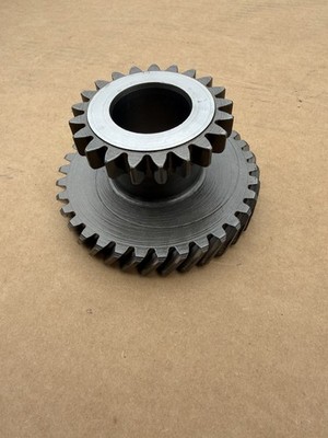 Willys Jeep Dana 18 Transfer case Intermediate Shaft Gear 642189. Used