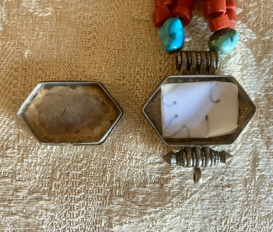 Collar coral ágata tibetana vintage con caja Ghau Foto 3 de 3