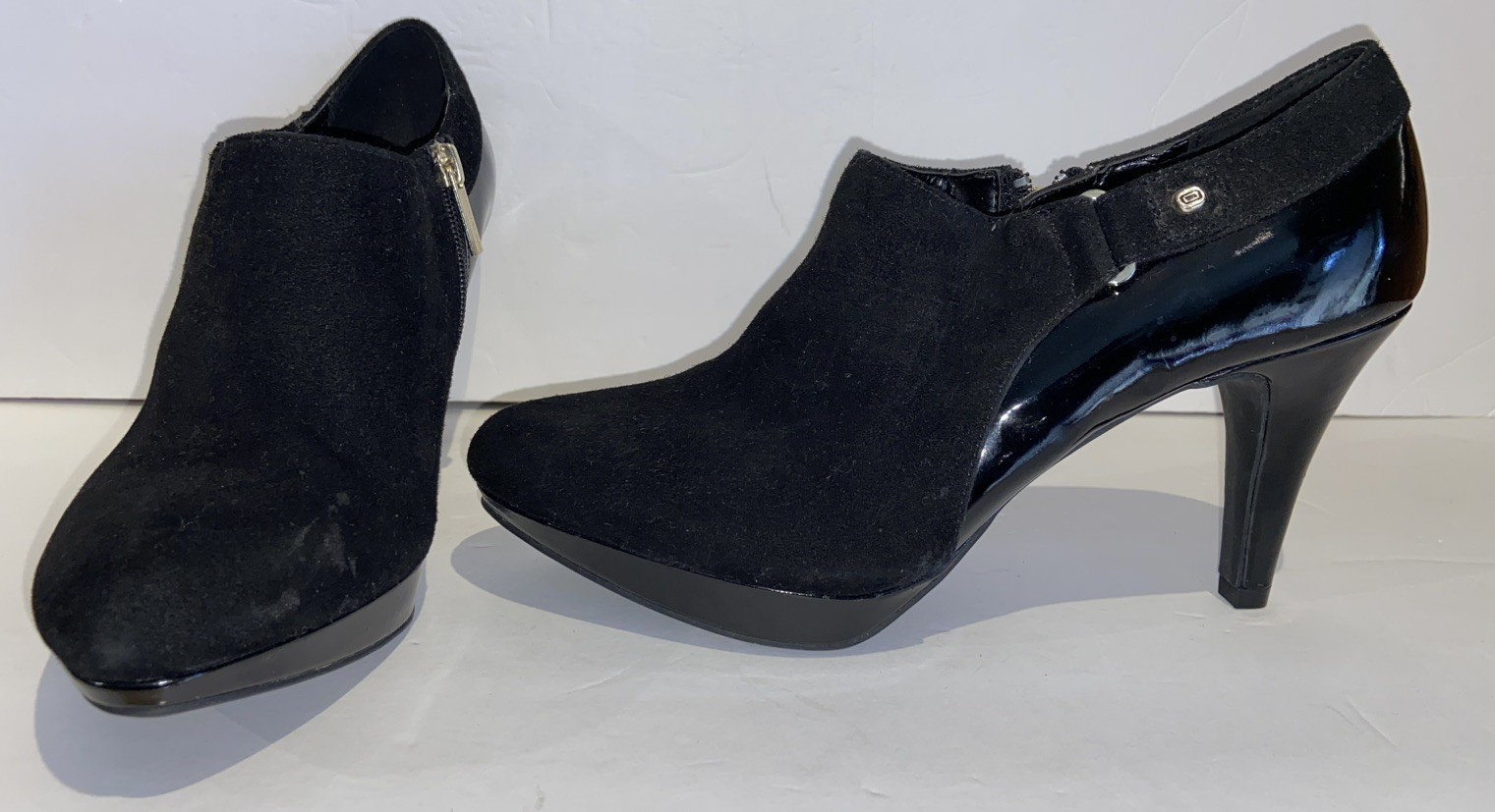 Bandolino Bdcassion Ankle Boots Heels Shoes Side Zip Up Black Suede Size 8.5