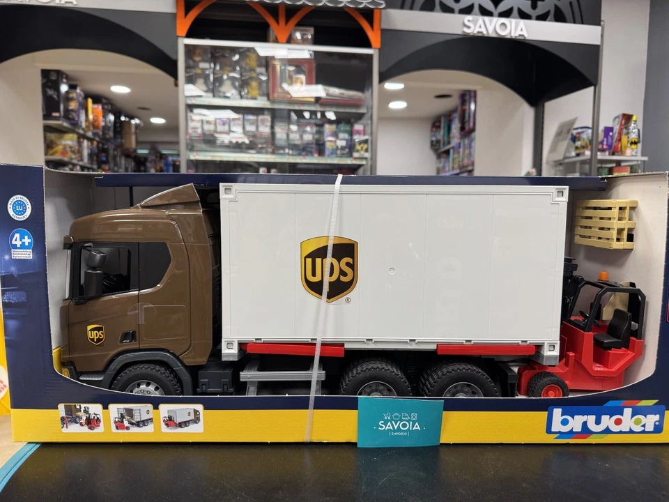 BRUDER 03582-scala 1:16- CAMION SUPER 560R UPS LOGISTICA CON CARRELLO ELEVATORE - Immagine 2 di 4