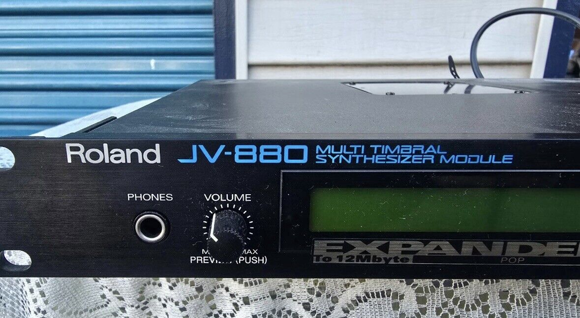 Roland Jv-880 Multi-timbral Synthesizer Module 1u Rack Roland Jv-880 Multi-timbral Synthesizer Module 1u Rack