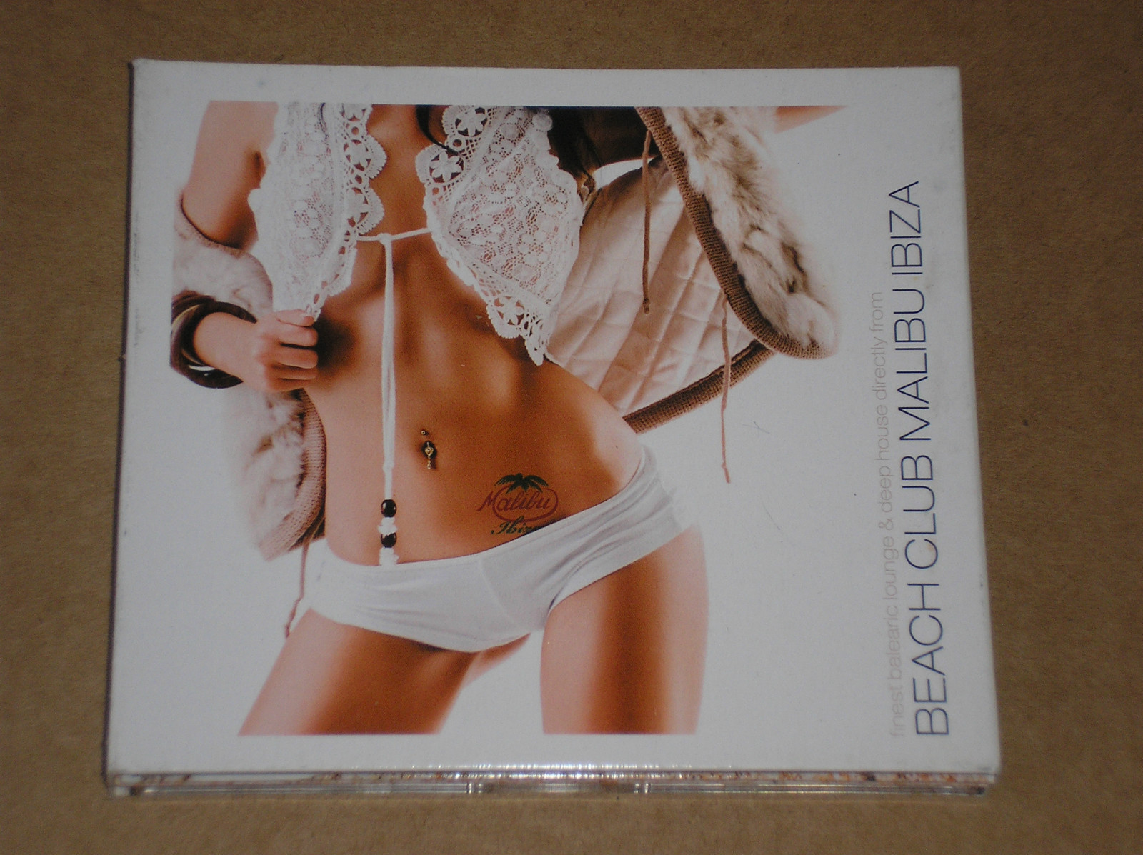 BEACH CLUB MALIBU IBIZA (BRONSKI BEAT, NIGHTMARES ON WAX, KISSEY ASPLUND) - 2 CD