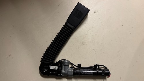 BMW F07 F10 F11 F18 F01 F02 F03 F04 Untergurt Gurtstrammer rechts 9115306