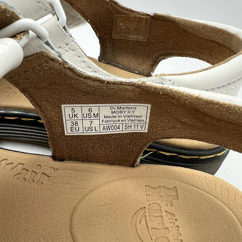 Sandalia Pescador Dr. Martens Moby II Y Blanca Talla 7L/6M Foto 3 de 4