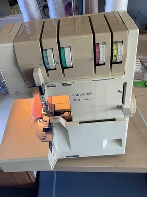 Pfaff Hobbylock 788 4 Thread Home Serger made in Japan, works