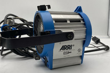 ARRI 650W Plus Tungsten Fresnel Light, TESTED, MISSING A SCREW
