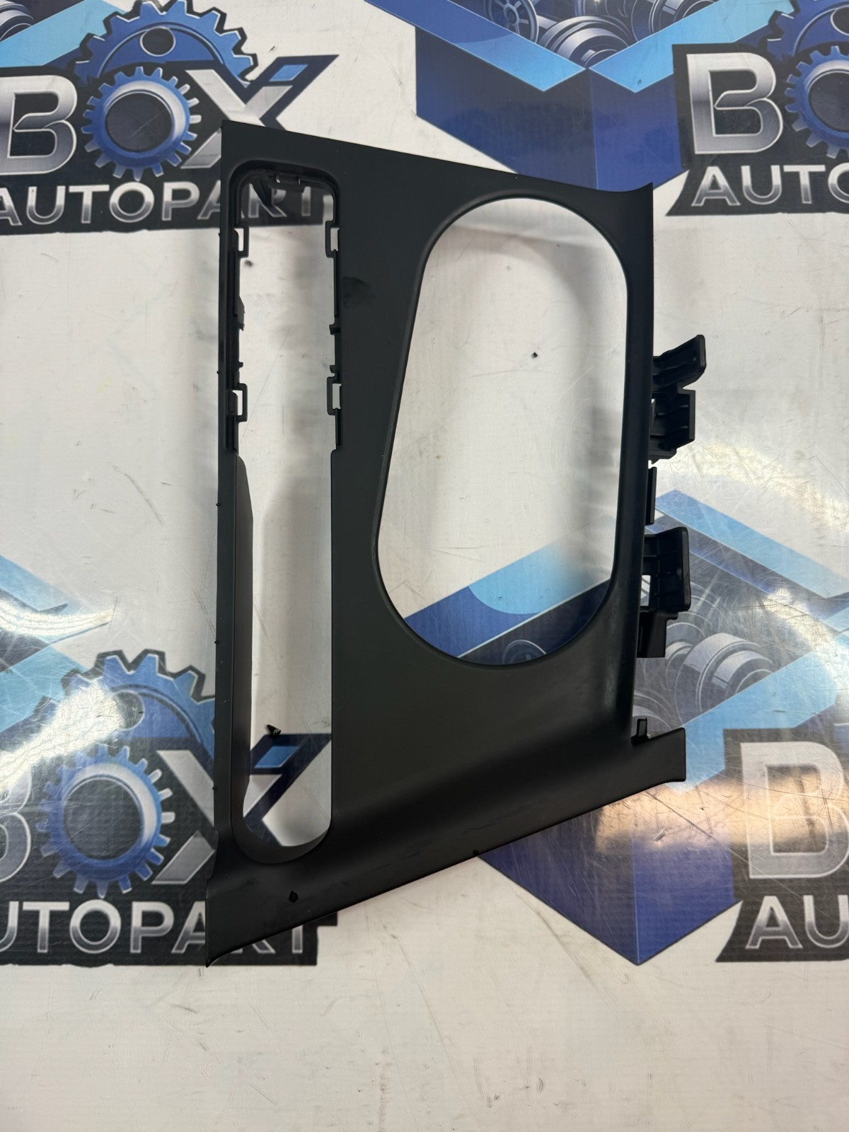 2021-2023 HYUNDAI ELANTRA CENTER CONSOLE UPPER TRIM BEZEL COVER 84653 AA010 OEM
