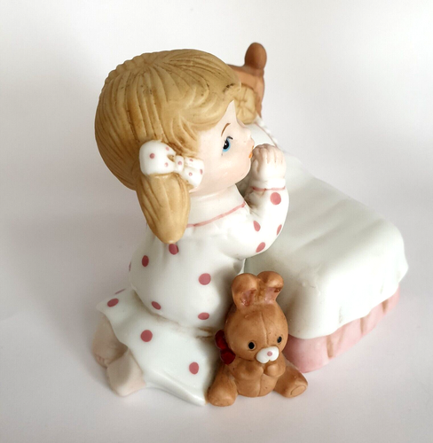 Homco Figurine Little Girl Praying At Bedside Ponytails Rabbit Christian Figure - Picture 4 of 13