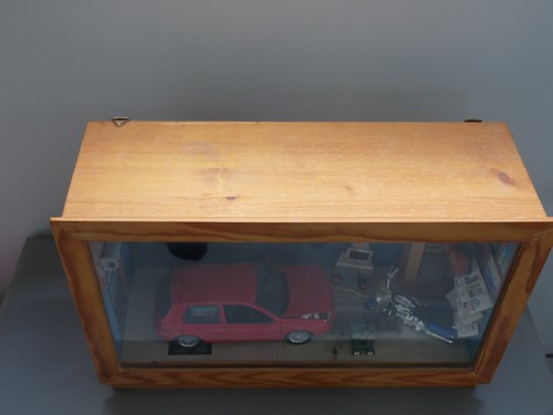 Diorama Werkstatt 1:18 mit Golf 4 GTI Bj.1998 von Revell inkl. Vitrine "TÜV" - Imagen 21 de 24