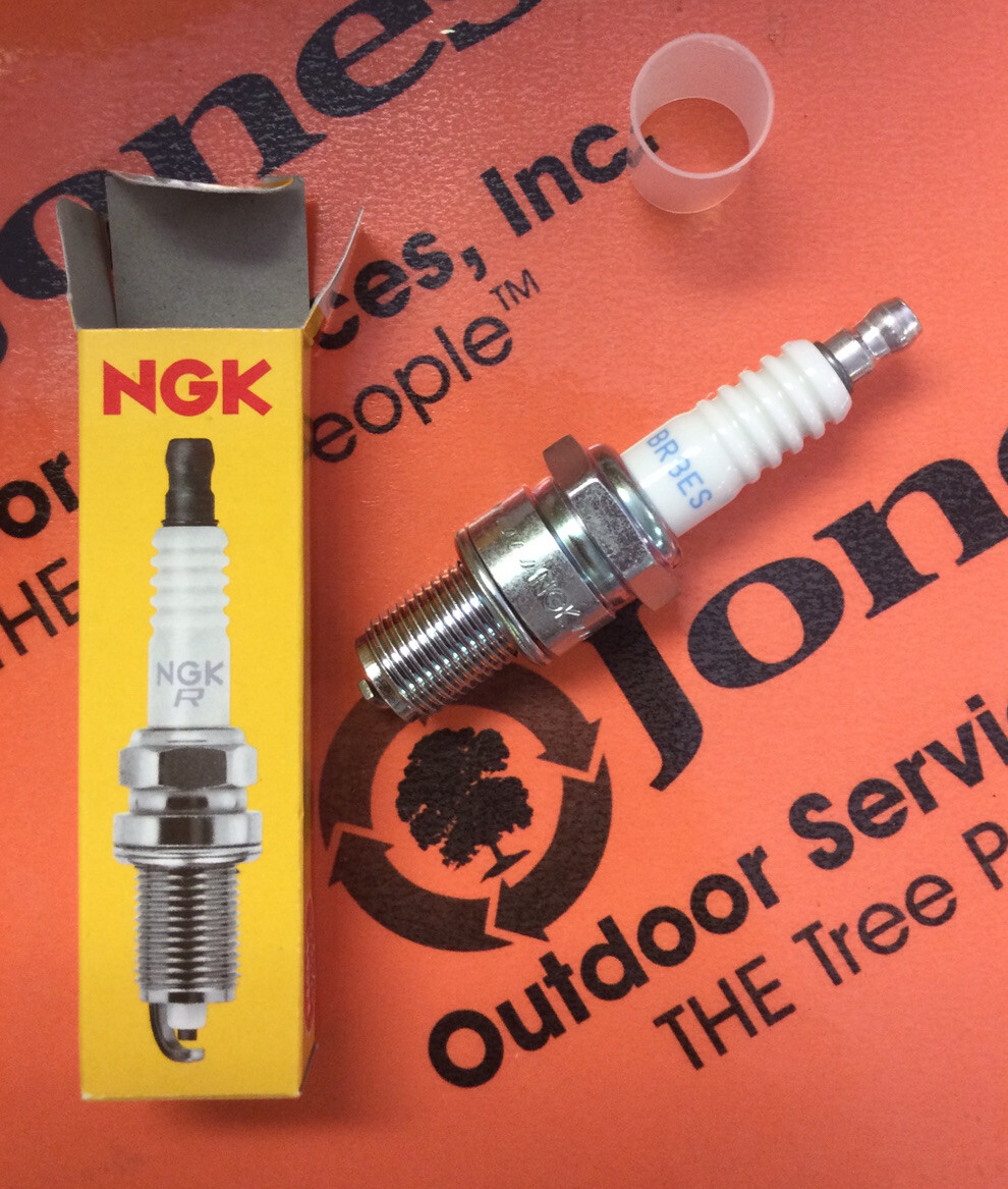 NGK SPARK PLUGS 8 PACK   BR8ES 5422 MADE IN JAPAN