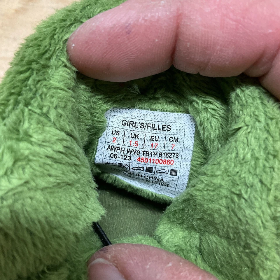 Botas de berço North Face infantil de lã peluda tamanho 2 meninas verde rosa - Imagem 4 de 4