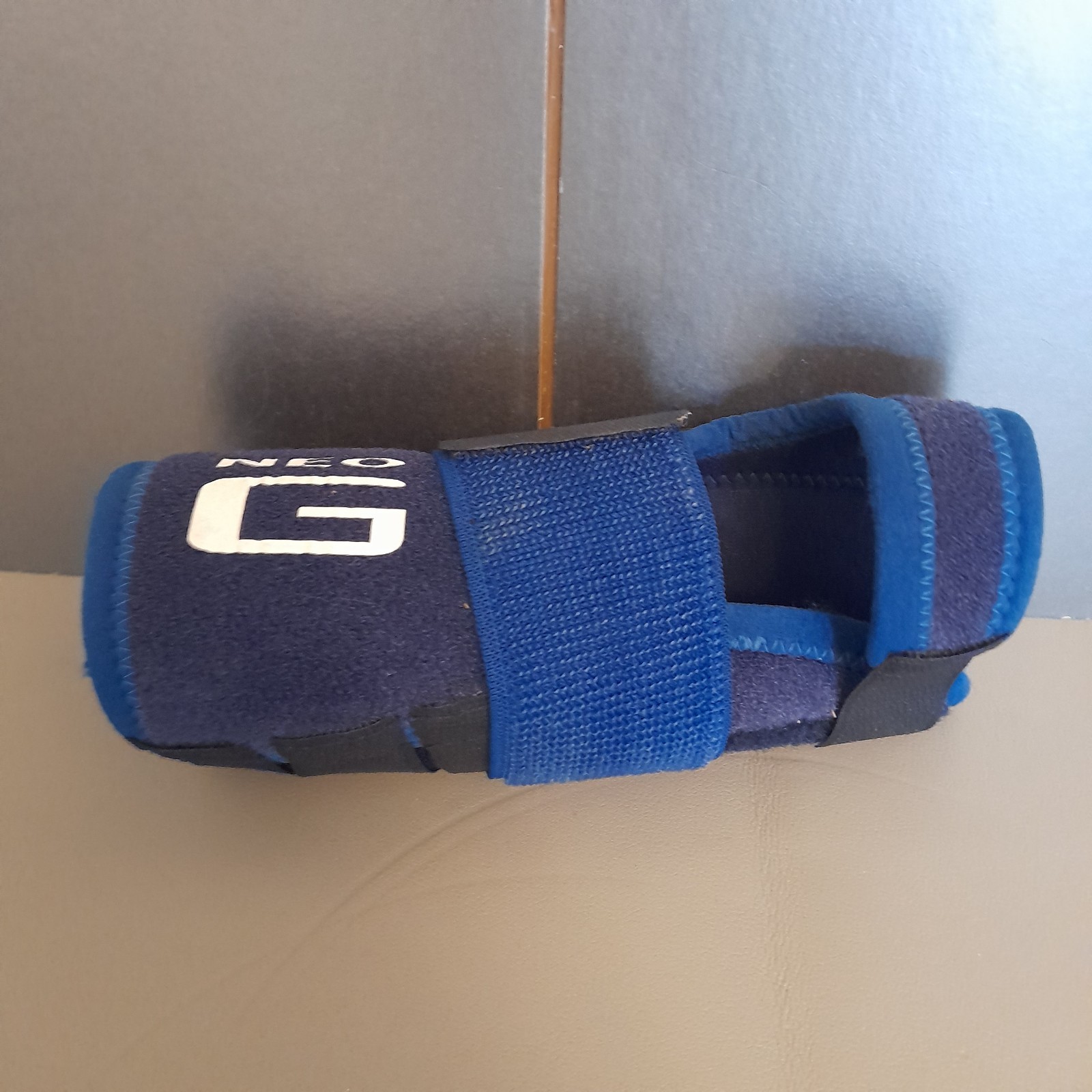 Wrist Support - NEO G - for adults -