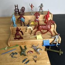 Vintage Plastic Medieval Knights Soldiers Toy Figurines Miscellaneous Lot READ