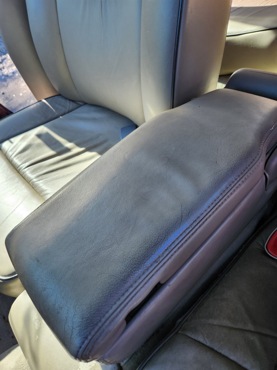 GREYSTONE 2003-11 LINCOLN TOWN CAR CENTER CONSOLE STORAGE ARMREST