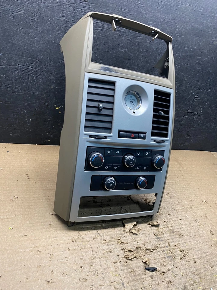 Panel de control climático Chrysler Town Country 2008-2010 tablero central embellecedor S9186 DG Foto 2 de 4