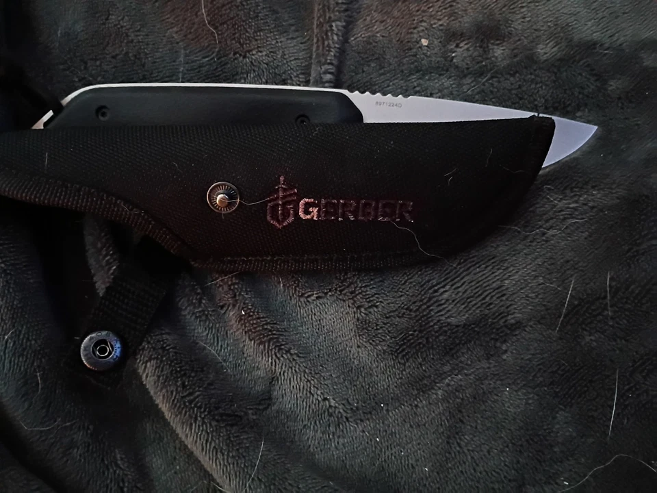 Gerber Fixed Blade Knife with Sheath - Image 3 of 3