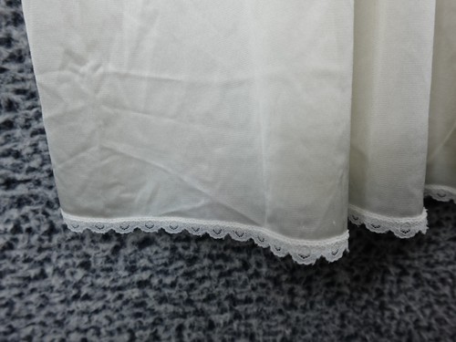 Vintage Warners 38 Nylon Full Slip Made in USA Cream V-Neck Lace Hem Lingerie - Picture 4 of 11