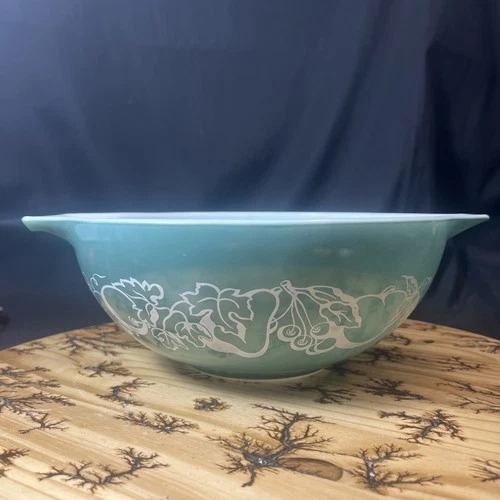 Vintage Pyrex 444 Cinderella Bowl Green Promotional Fetus Fruit Salad Bowl 4 Qt.