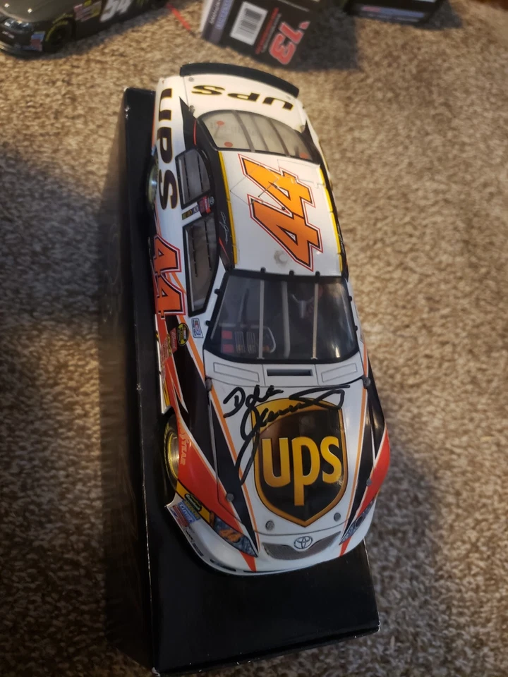 Dale Jarrett UPS 2007 1/24 dueño Elite diecast autografiado Foto 4 de 4