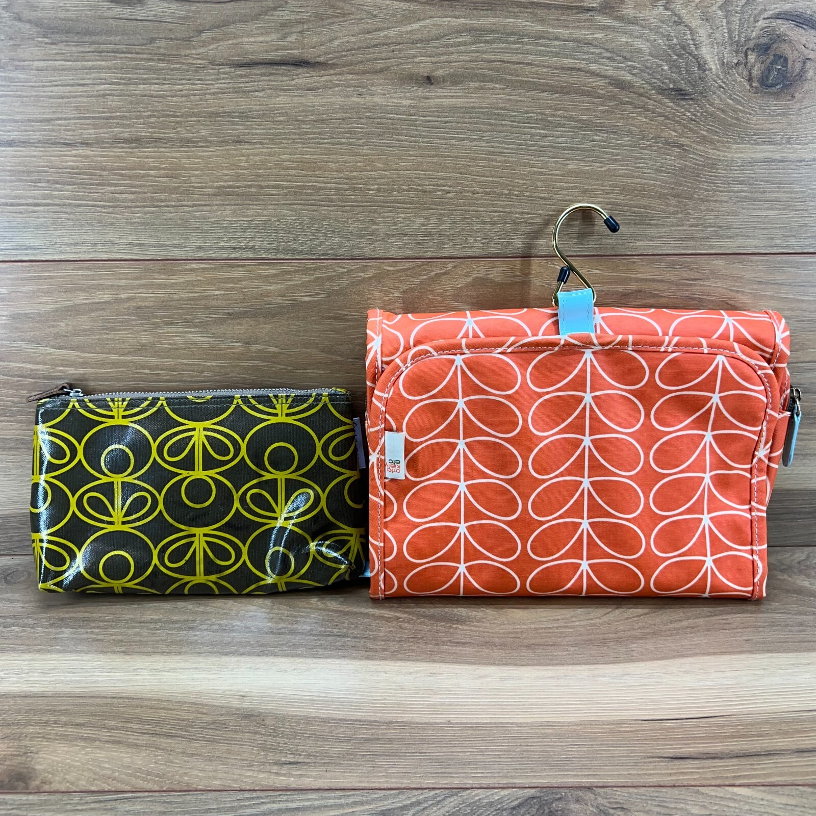 Orla Kiely Hanging Travel Organizer Orange Stem W Green Small Zip