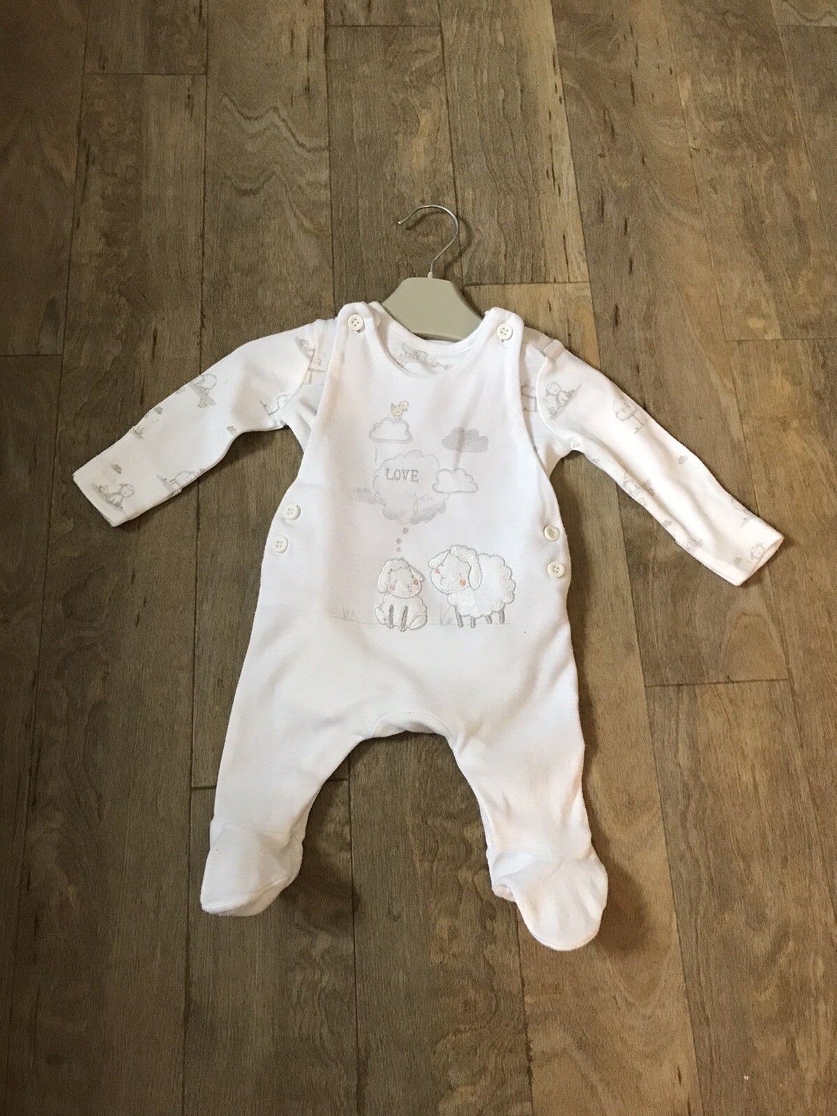 Newborn/ 01 Month Gender Neutral / Unisex / Boy / Girl Baby Clothes