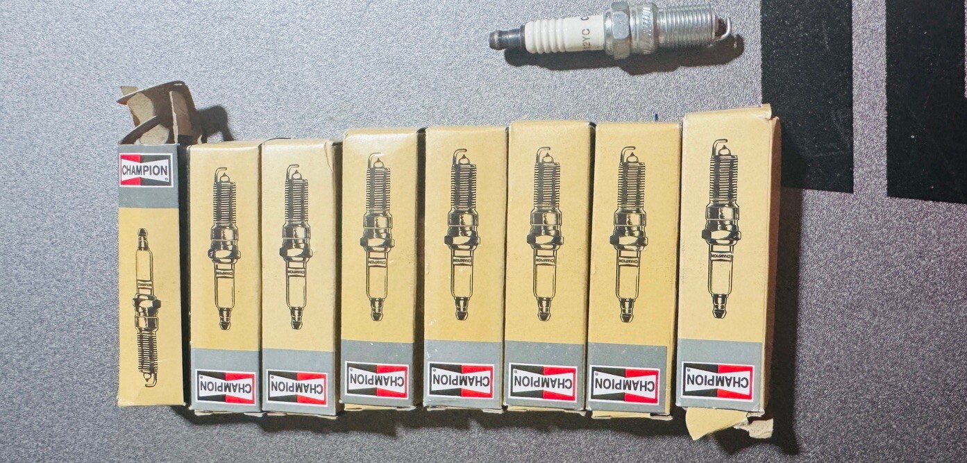 8 Pack Champion 401 Copper Plus Spark Plug RS12YC New