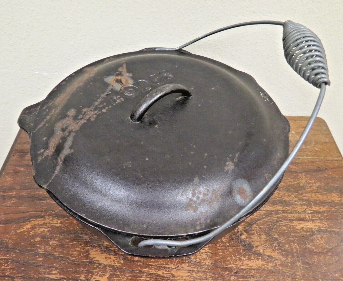 Lodge Cast Iron Dutch Oven Pot w/ Lid And Bail Handle 10DO Large 7