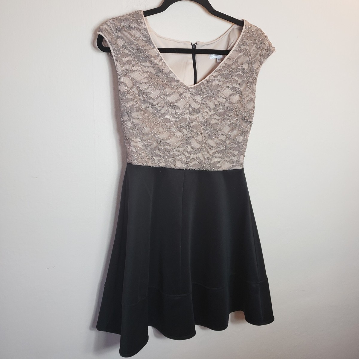 Emerald Sunday Taupe Lace & Black Dress Size Medium