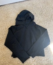 Lululemon women  s Small Cropped Hoodie black grey